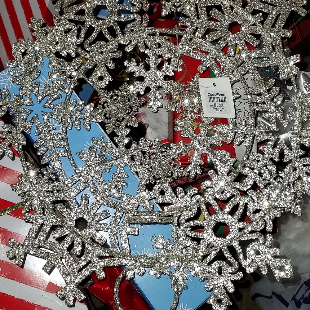 3 D Silver Snowflake Tree Topper 12"×12" . Pic Doesn't Do It Justice. Beautiful - Picture 7 of 12